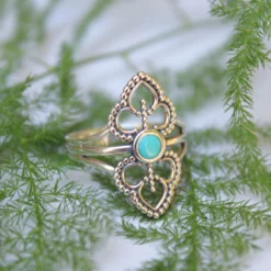 Anillo Arinya · 3 Piedras -Alvent Tienda de ventas IMG 6196 scaled